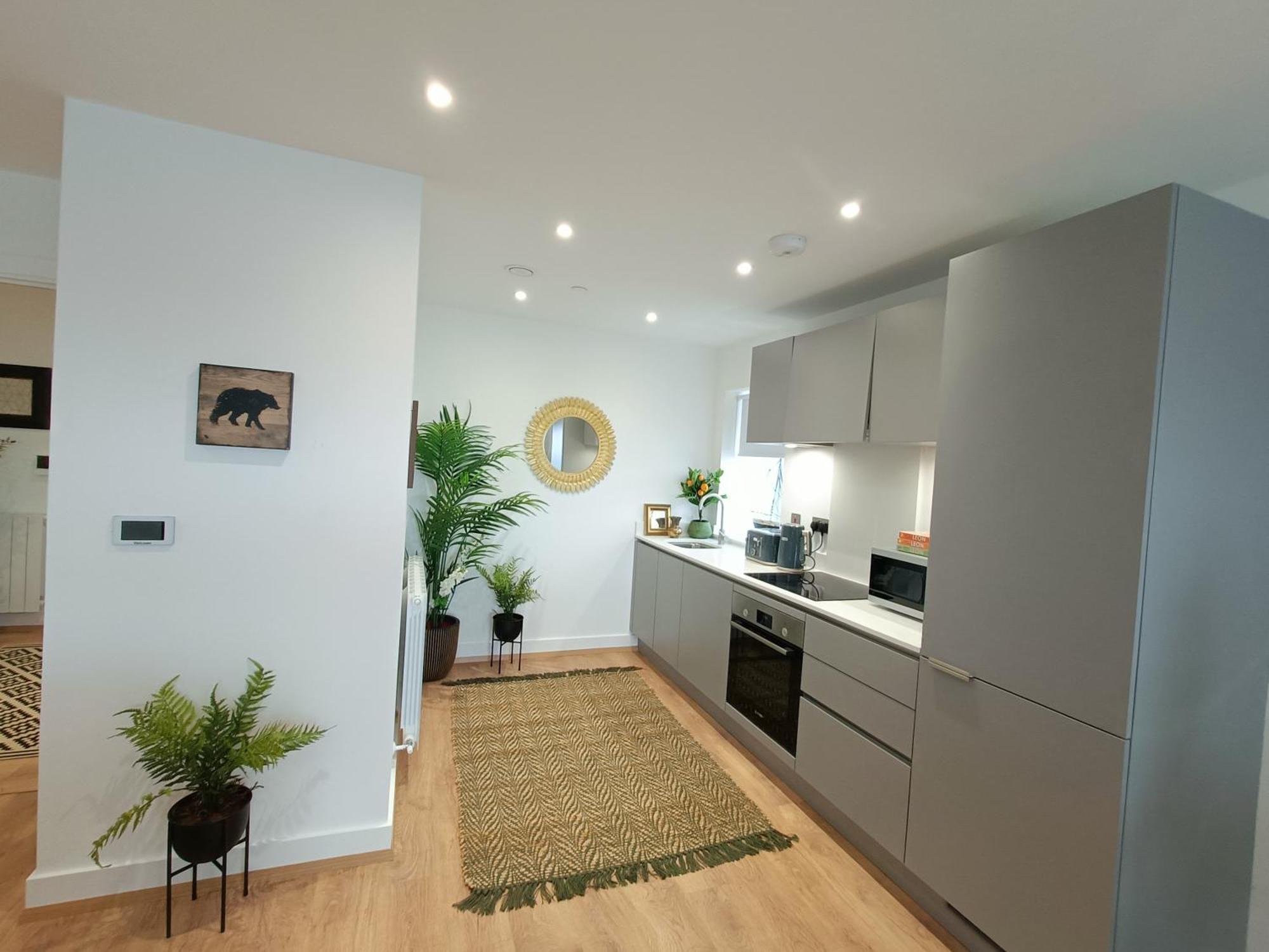 Snuggle Inn - Riverside Apartments - Views Over Looking London River Thames, Close To O2 Arena, London Excel, London City Airport, Thames Clipper- River Boat Service, Woolwich Ferry, Onsite Parking, Twin Room Option Available ภายนอก รูปภาพ