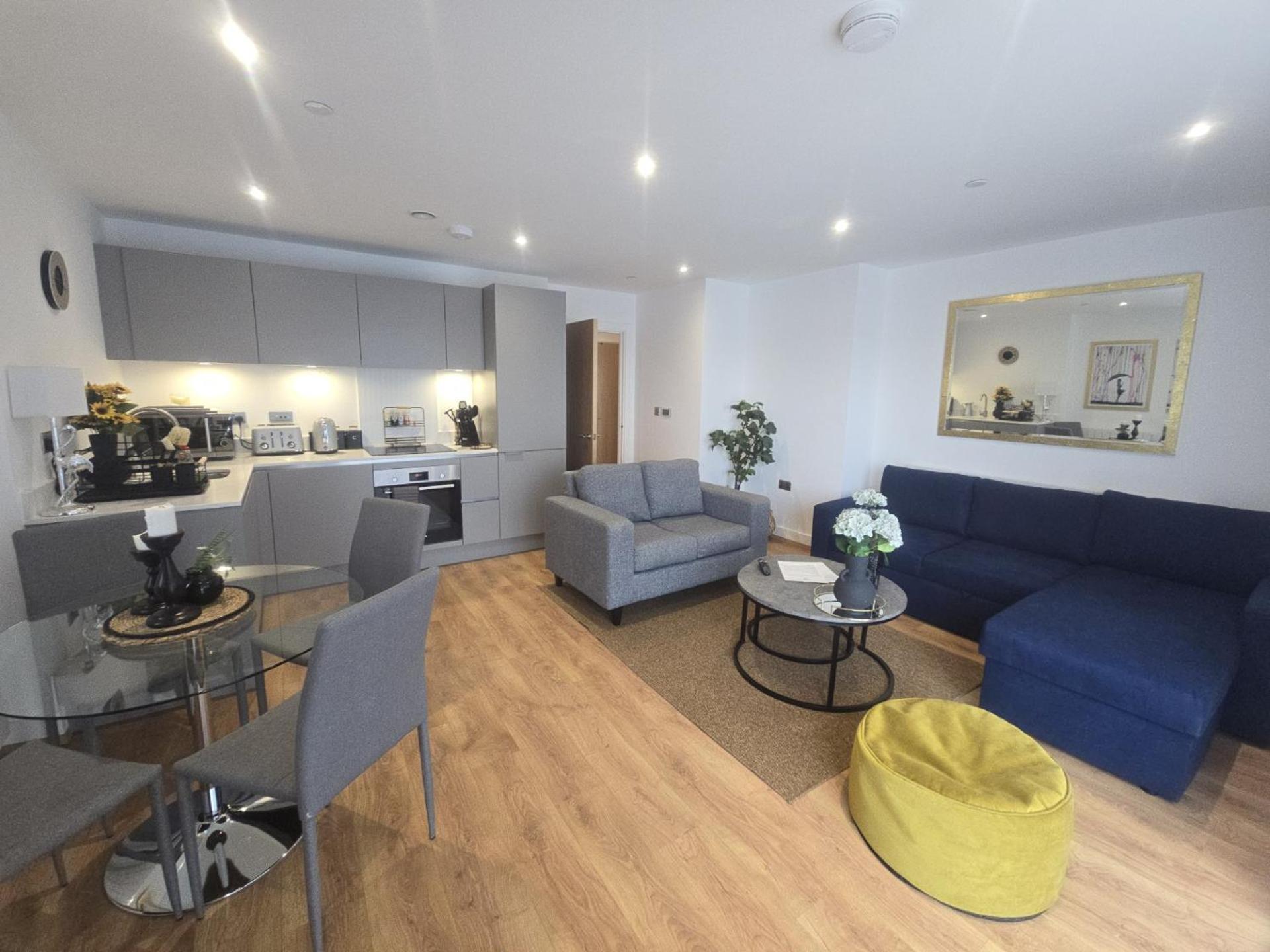 Snuggle Inn - Riverside Apartments - Views Over Looking London River Thames, Close To O2 Arena, London Excel, London City Airport, Thames Clipper- River Boat Service, Woolwich Ferry, Onsite Parking, Twin Room Option Available ภายนอก รูปภาพ